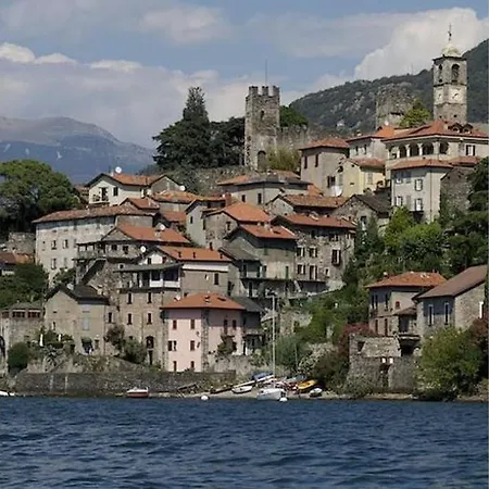 Un Passo Dal Lago * Dervio